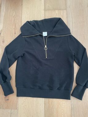Like new Varley Black Vine Half Zip Pullover size x-small